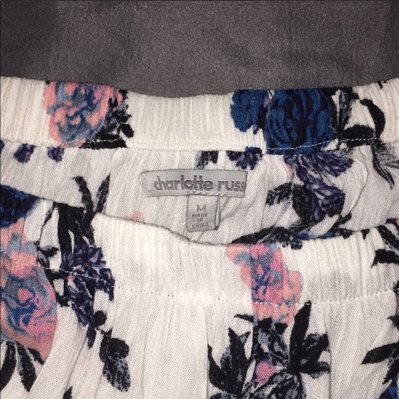 Off the Shoulder Floral Crop Top - Picture 4 of 4